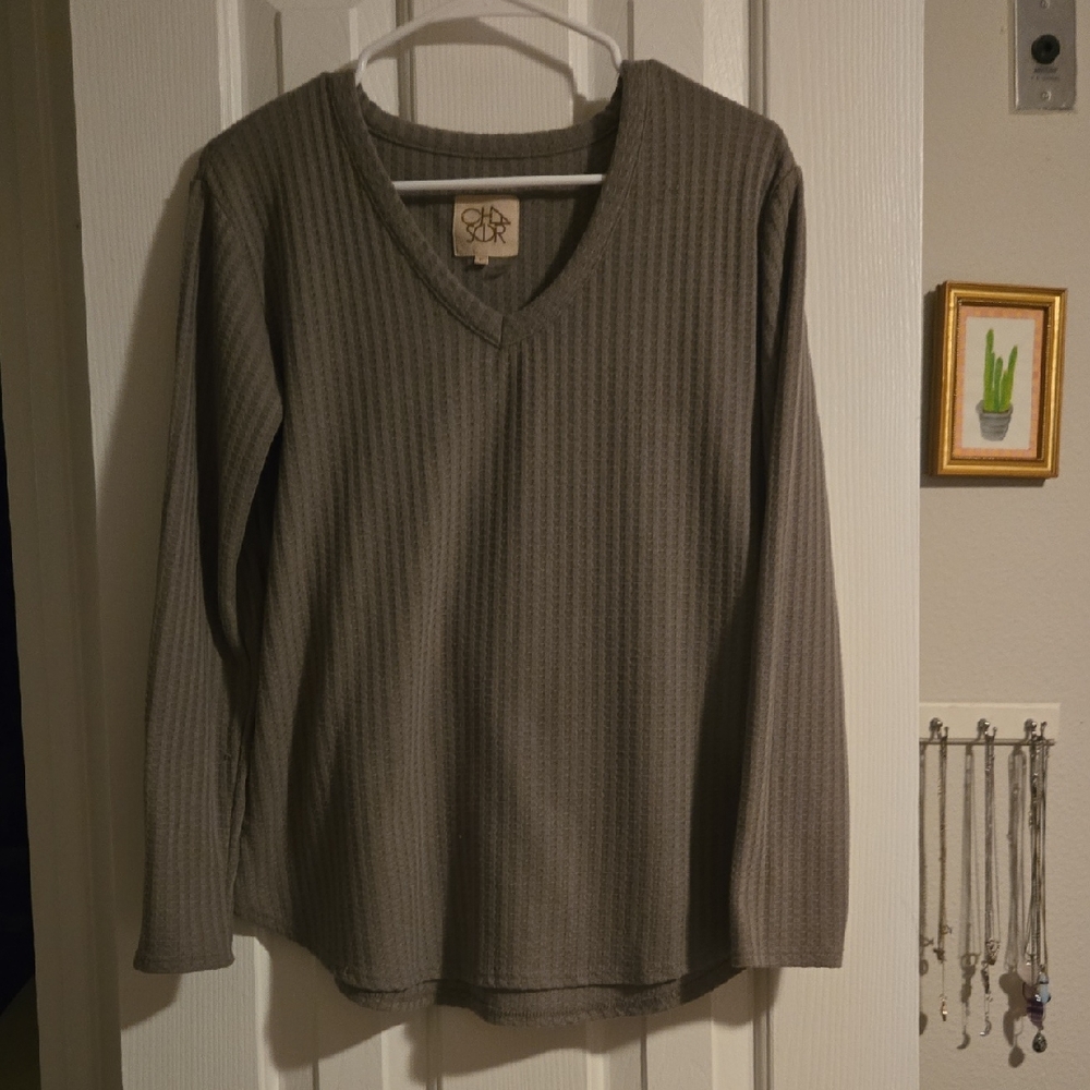 ChA Sor Ribbed V-Neck Top in Heather Olive-Small